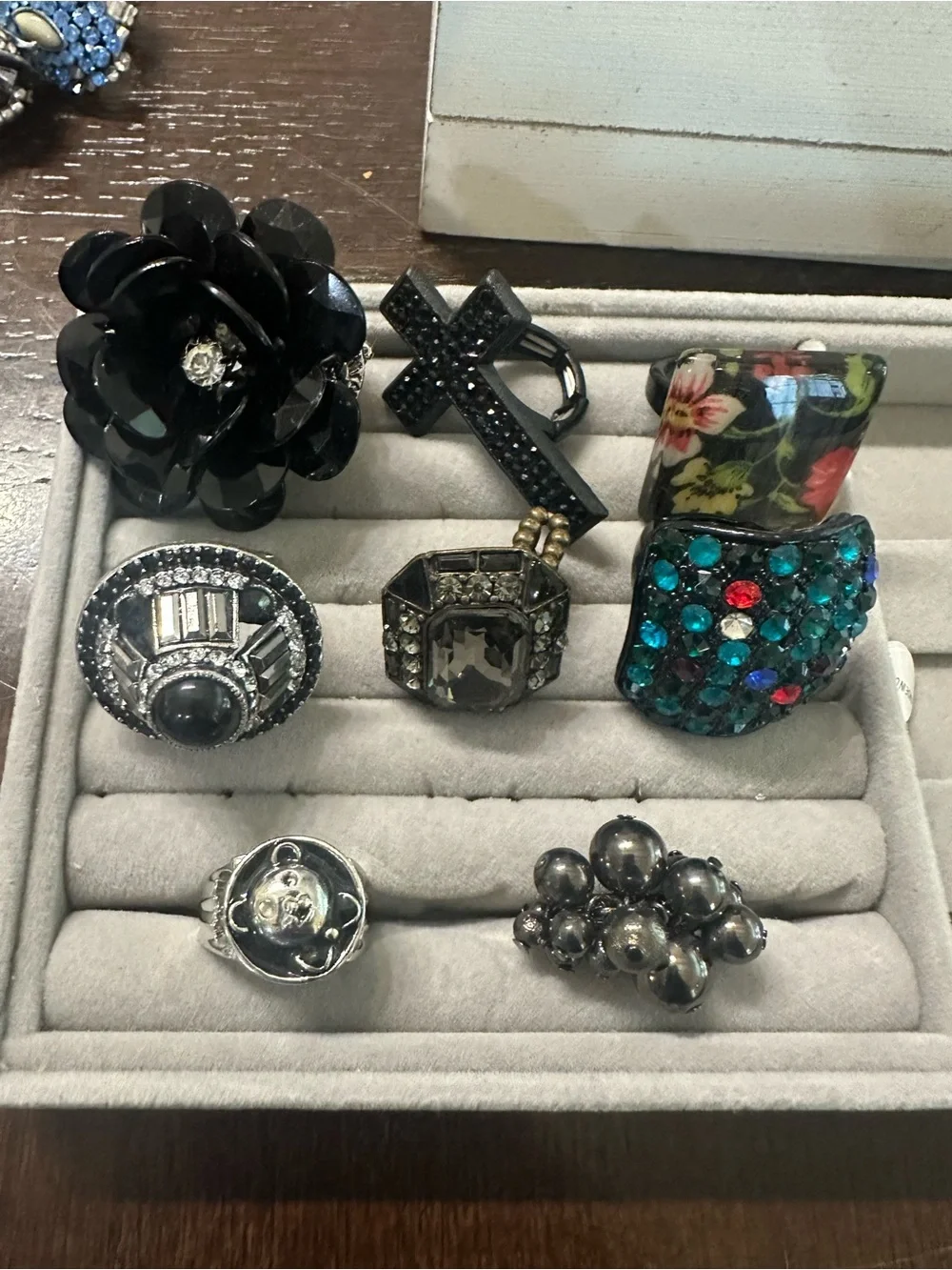 Vintage Lot of 8 Statement Rings | Adjustable Black, Rhinestone Costume Jewelry - Picture 4 of 8
